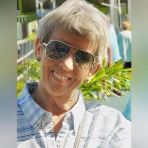 Meet your Posher, Cat